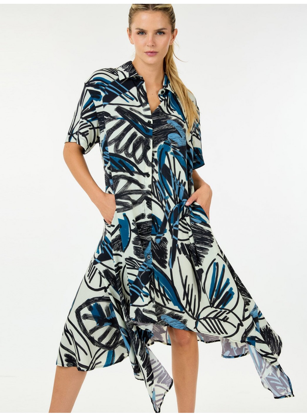 WOMEN'S SHORT SLEEVE BUTTON UP LOOSE FIT... WOMEN'S SHORT SLEEVE BUTTON UP LOOSE FIT...