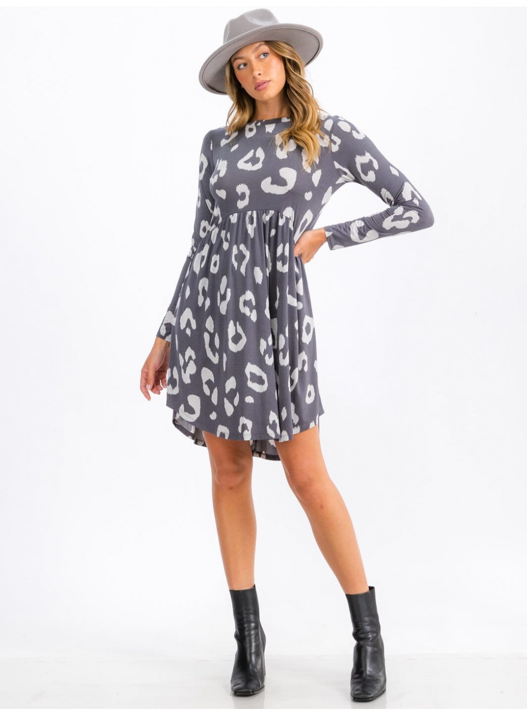 WOMEN'S LONG SLEEVE ELASTIC WAIST FRONT POCKETS ANIMAL PRINT MINI DRESS WOMEN'S LONG SLEEVE ELASTIC WAIST FRONT POCKETS ANIMAL PRINT MINI DRESS