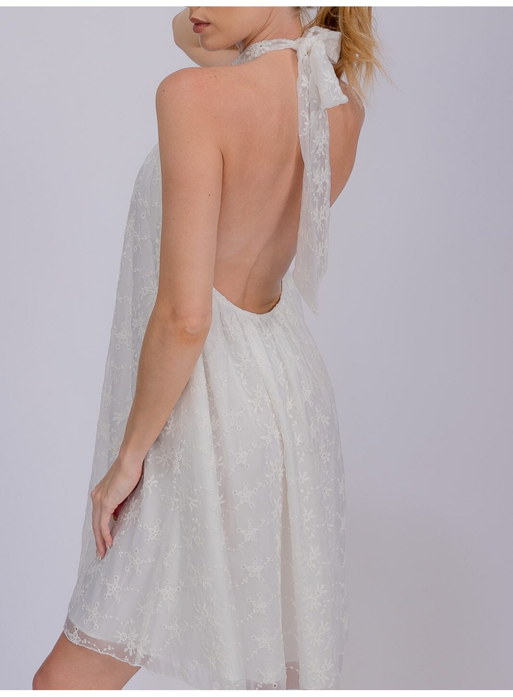 WOMEN'S SLEEVELESS HALTER NECK CROCHET FLORAL MINI DRESS