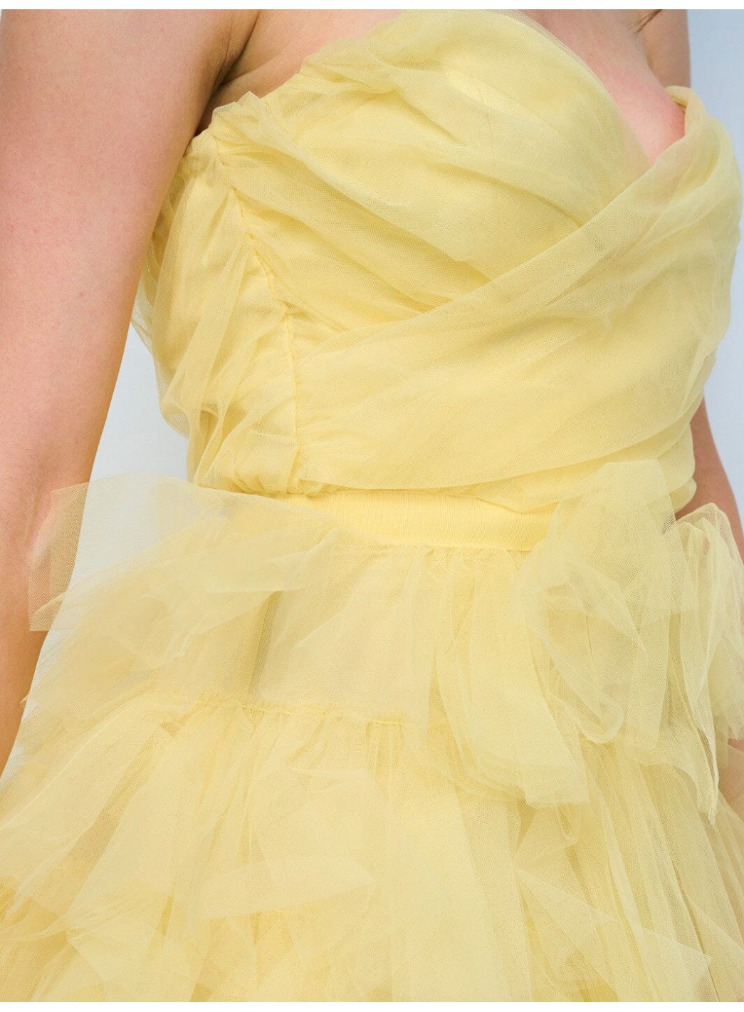 WOMEN'S SLEEVELESS SURPLICE TIERED RUFFLE HIGH-LOW MINI DRESS WOMEN'S SLEEVELESS SURPLICE TIERED RUFFLE HIGH-LOW MINI DRESS