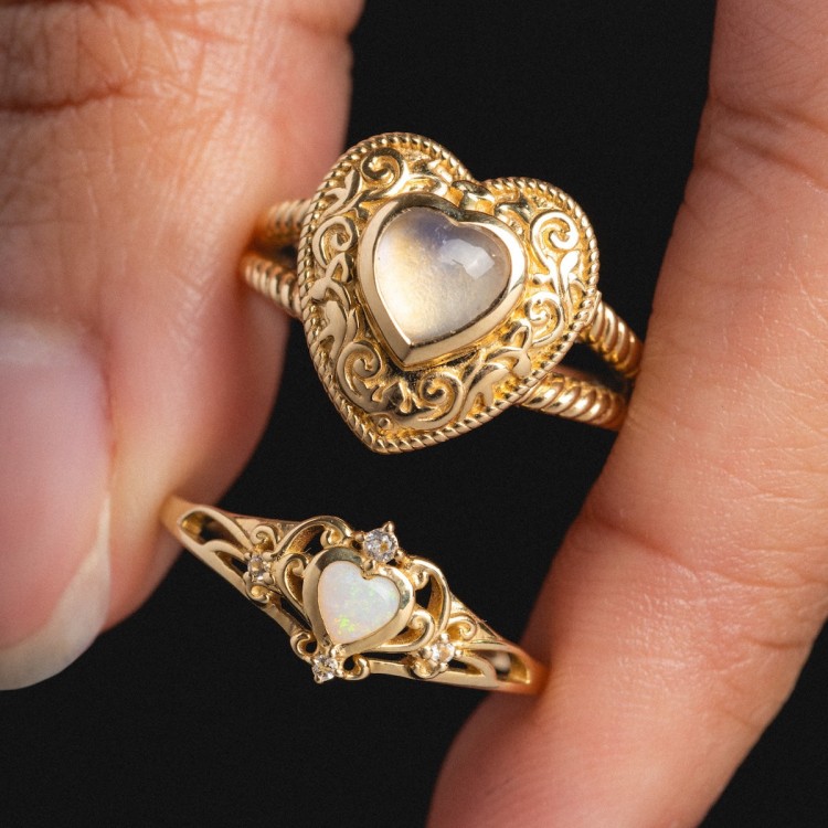 Solid Gold Openwork Filigree Opal Heart Ring